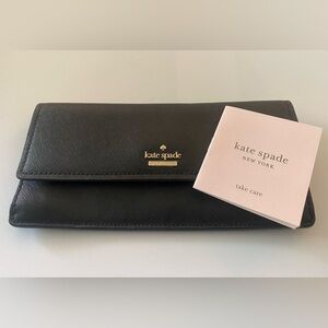 Kate Spade Outlet Wallet NWOT Black with Gold hardware.
